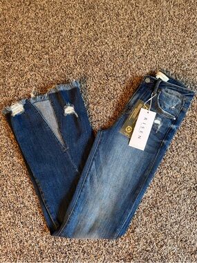 Risen Front Slit Flare Jeans